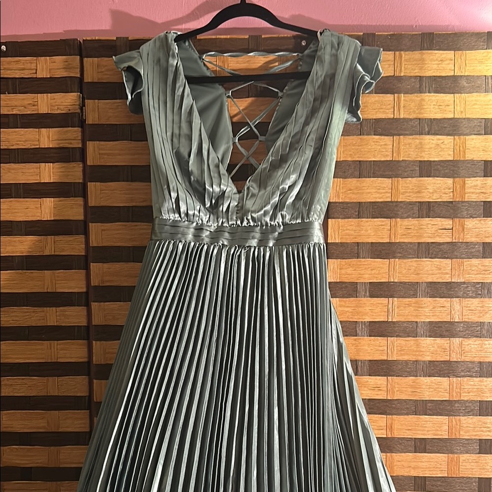 Lulus dress NWOT size L